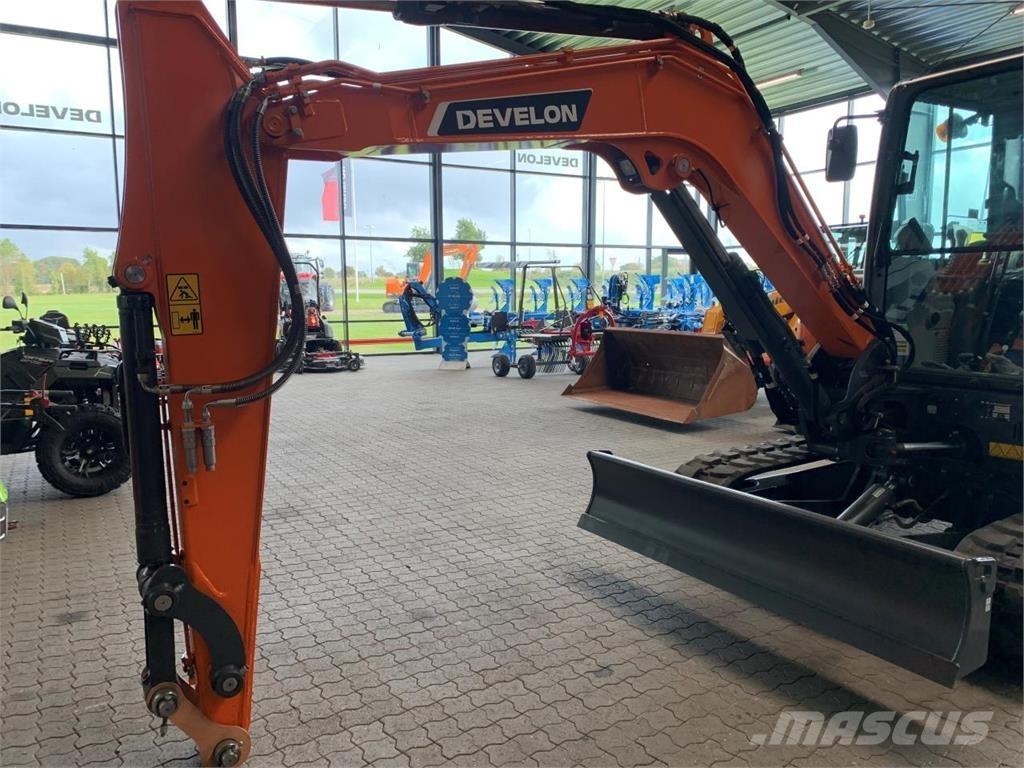 Develon DX63-7 Rupsgraafmachines