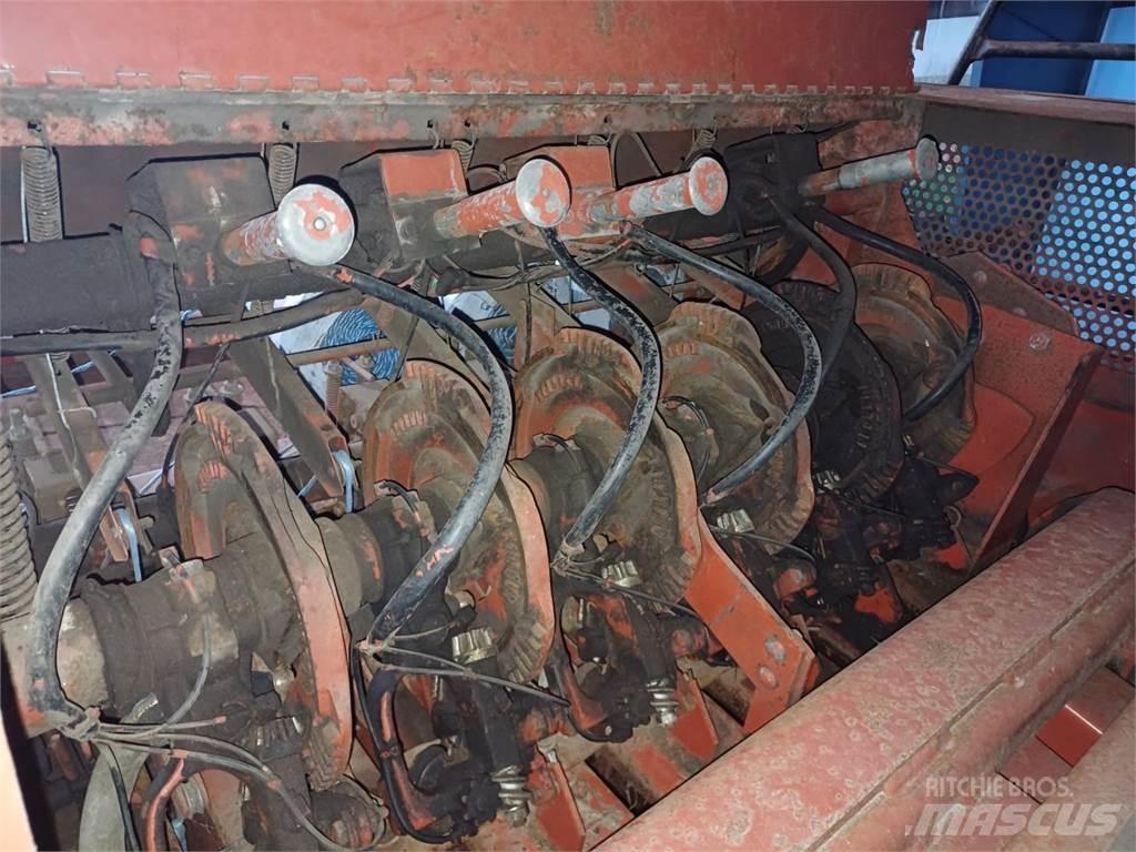 Hesston 4900 Vierkante balenpers