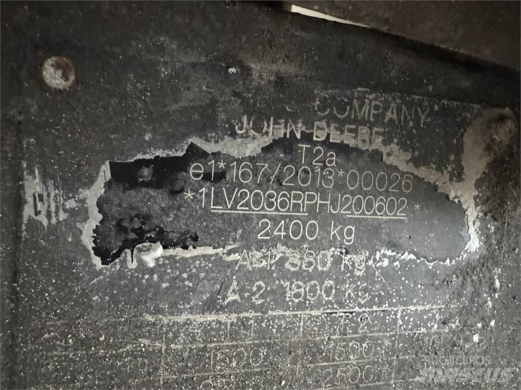 John Deere 2036R Compacttrekkers