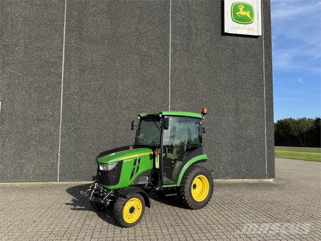 John Deere 2038R Compacttrekkers