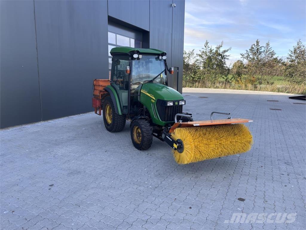 John Deere 3720 Compacttrekkers