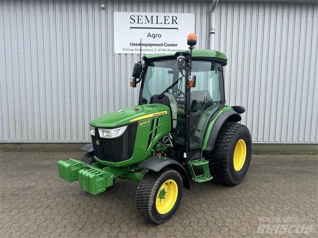 John Deere 4052R Compacttrekkers