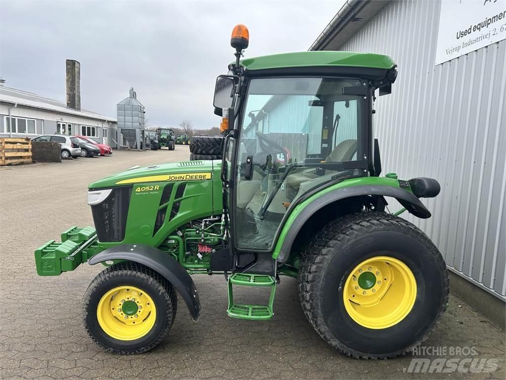 John Deere 4052R Compacttrekkers