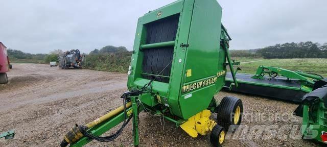 John Deere 590 Ronde-balenpersen