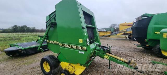 John Deere 590 Ronde-balenpersen