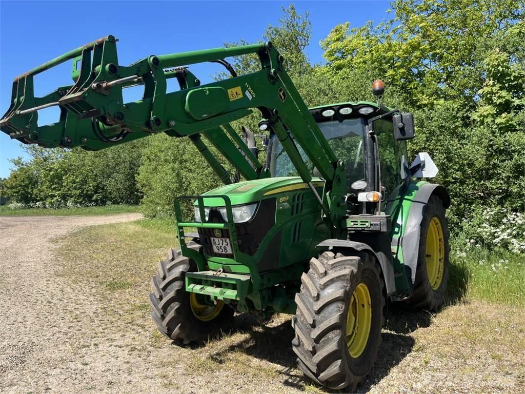 John Deere 6115 R Tractoren