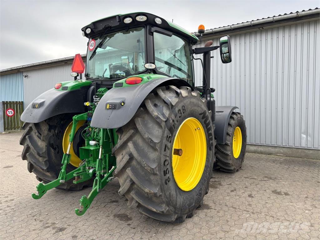 John Deere 6145R Tractoren
