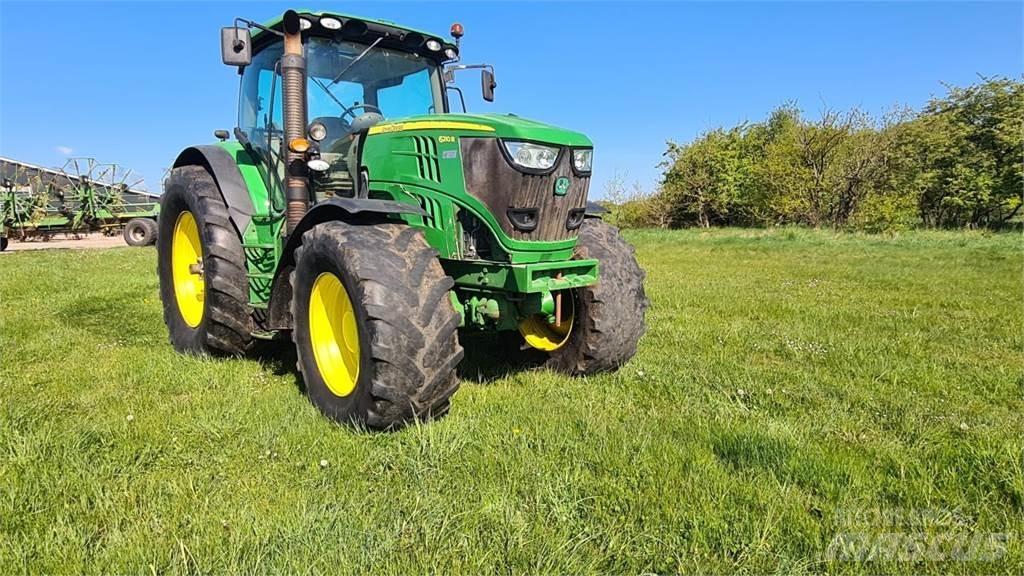John Deere 6210R Tractoren