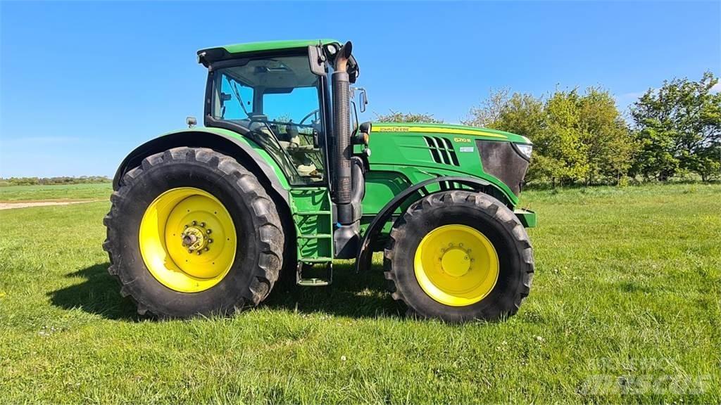 John Deere 6210R Tractoren