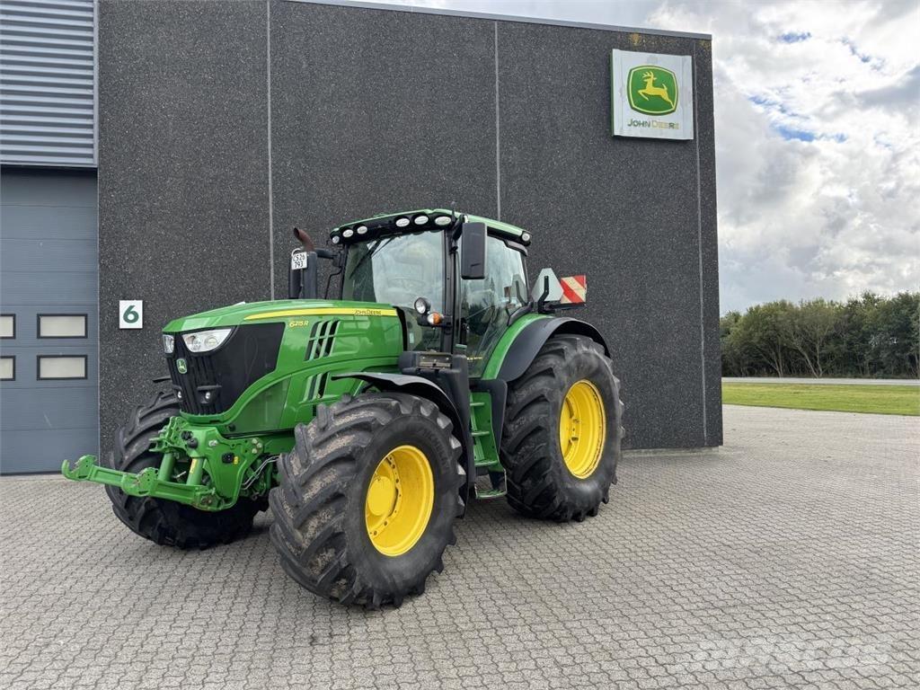 John Deere 6215R Tractoren