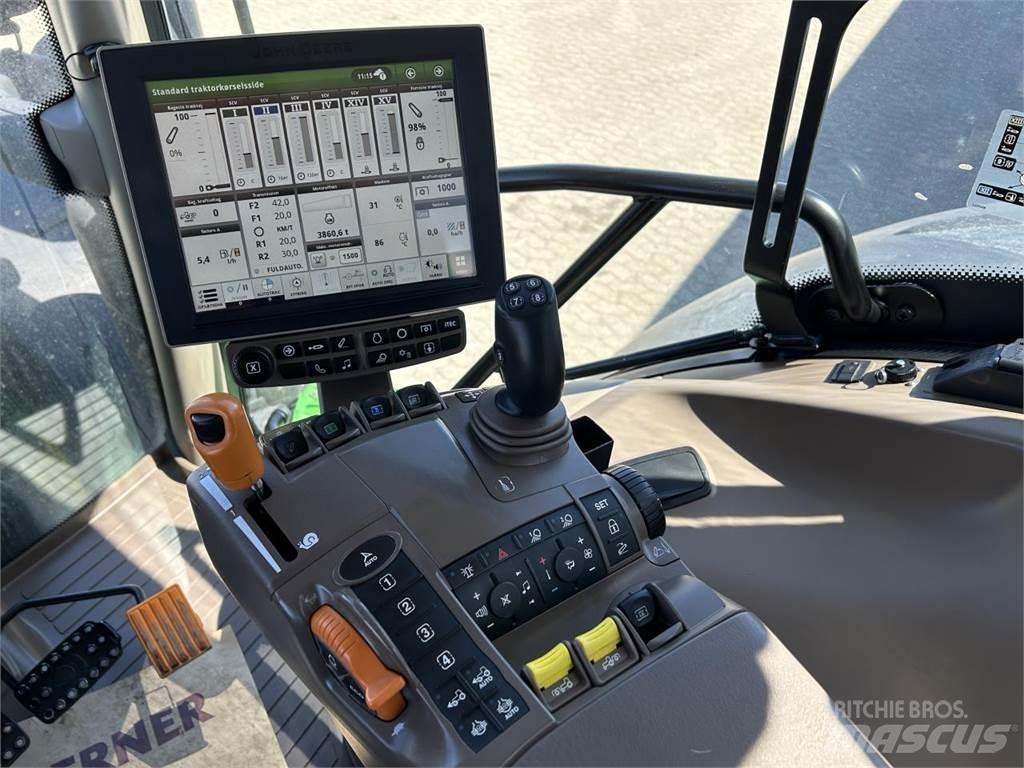 John Deere 6215R Tractoren