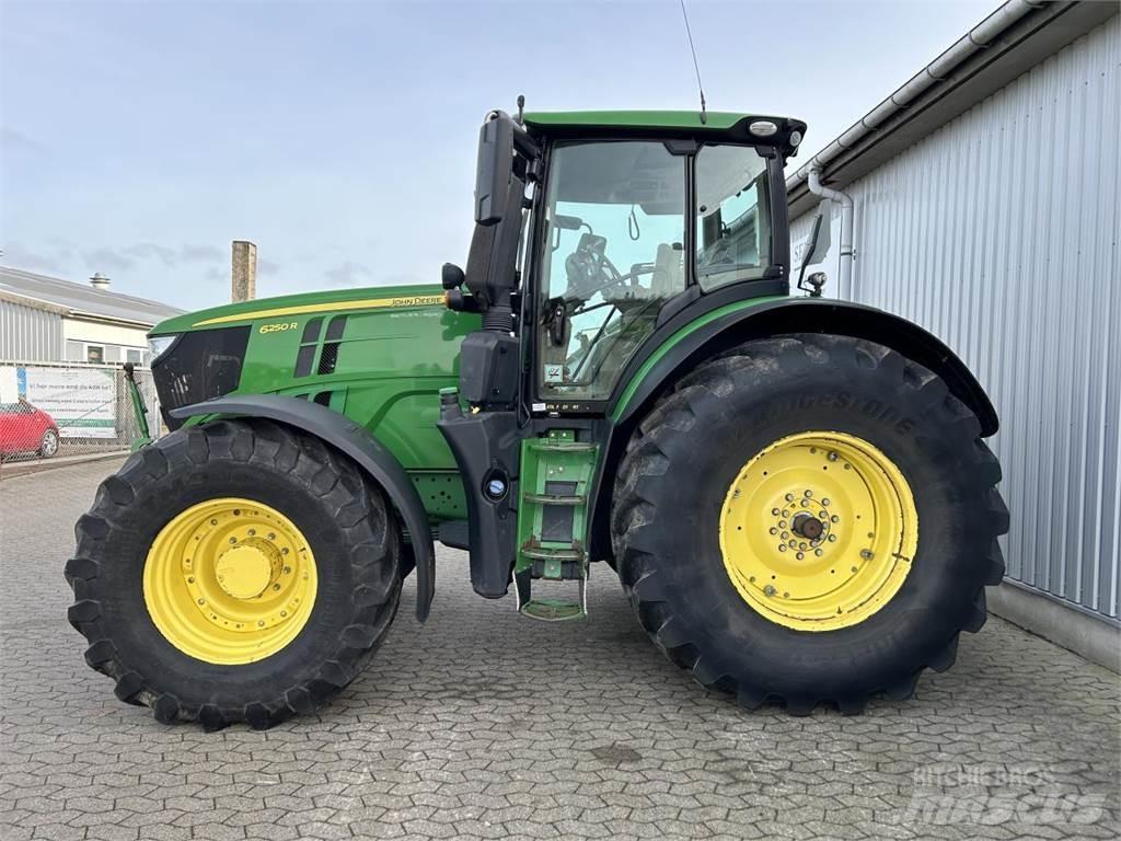 John Deere 6250R Tractoren