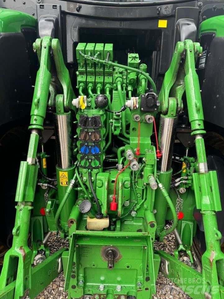 John Deere 6250R Tractoren