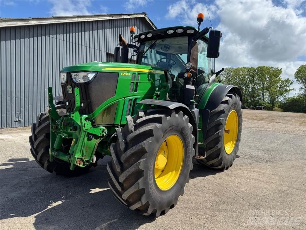 John Deere 6250R Tractoren