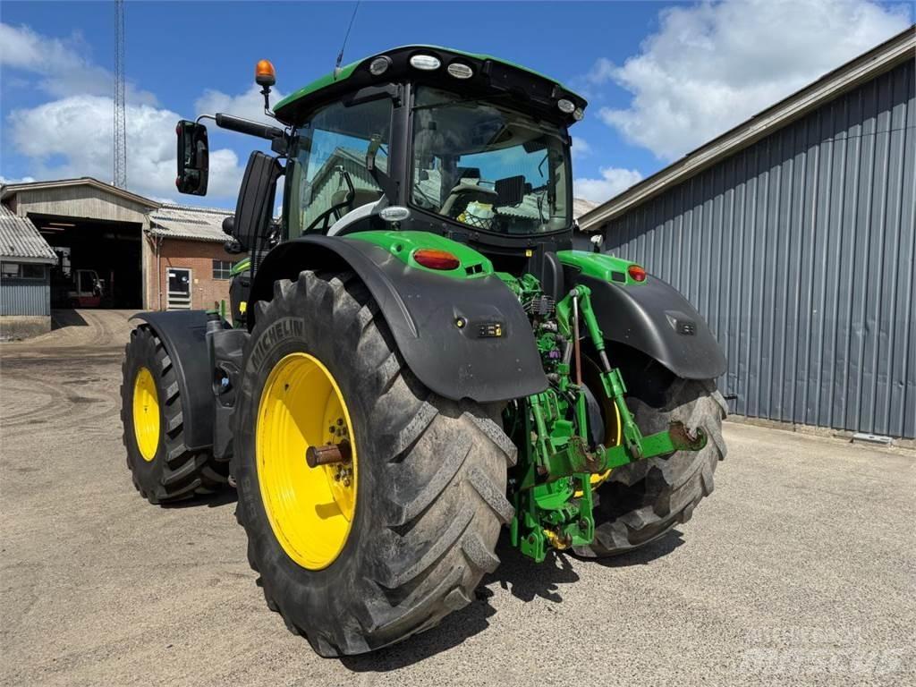 John Deere 6250R Tractoren