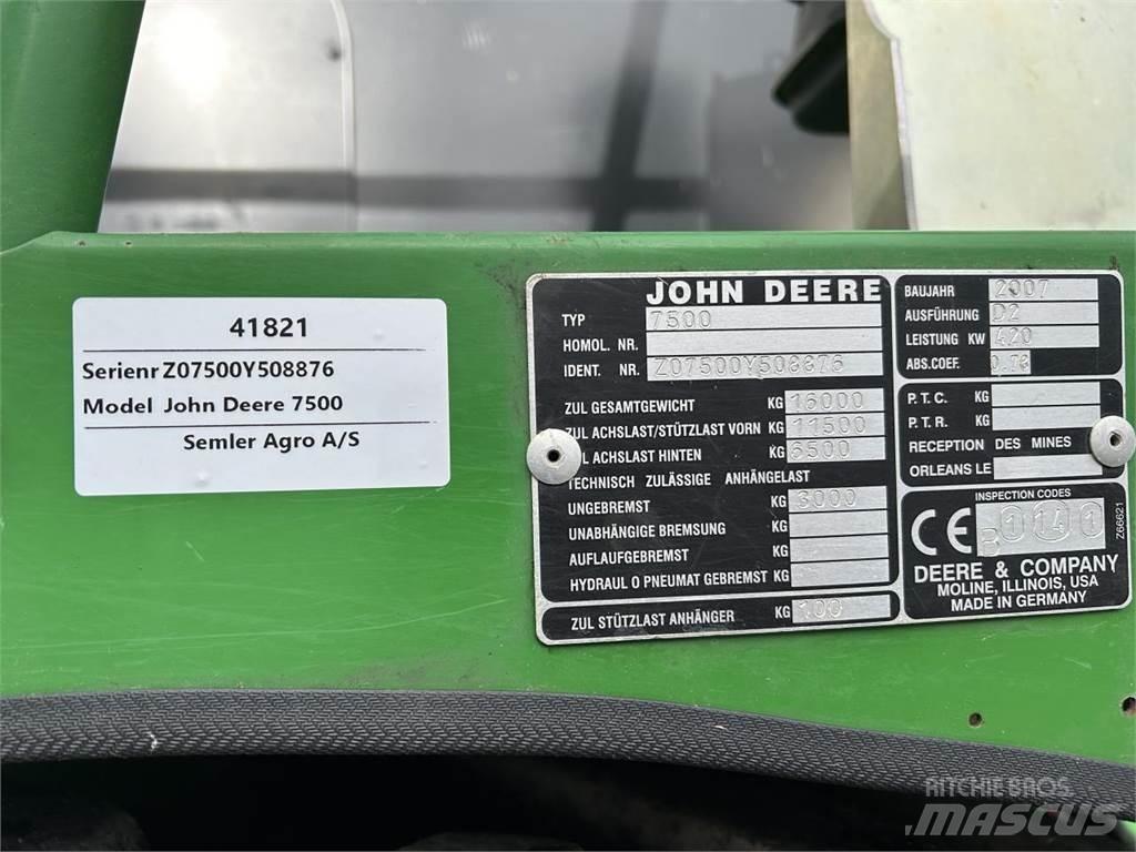 John Deere 7500 Getrokken veldhakselaar