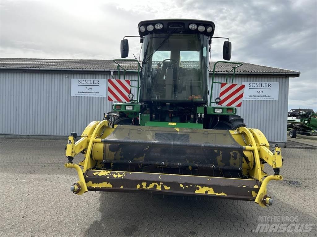 John Deere 7500 Getrokken veldhakselaar