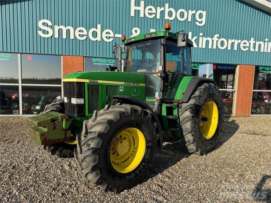 John Deere 7710 Tractoren