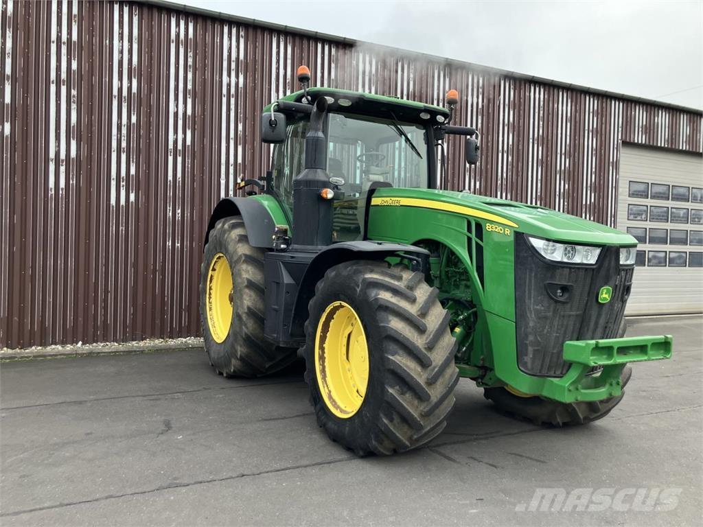 John Deere 8320R Tractoren