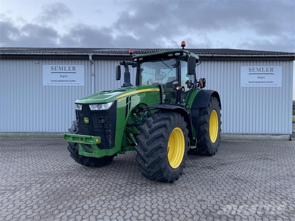 John Deere 8370R Tractoren