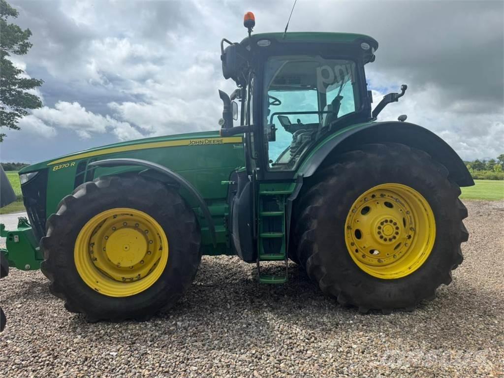 John Deere 8370R Tractoren