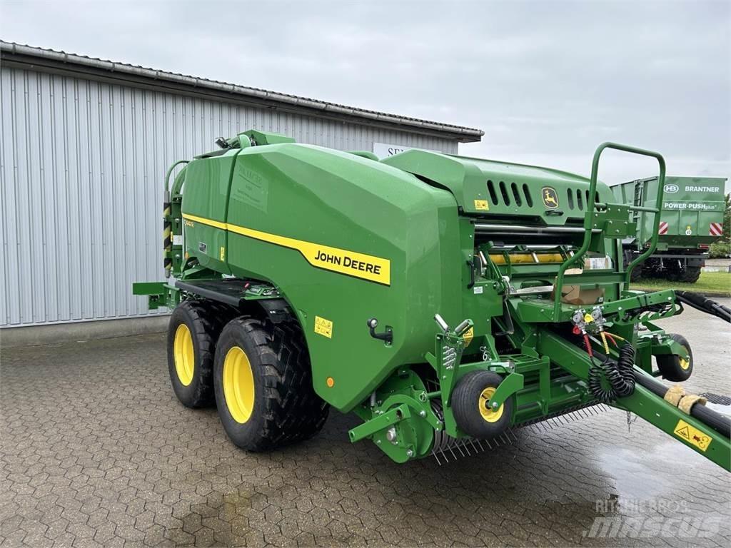 John Deere C441R Ronde-balenpersen