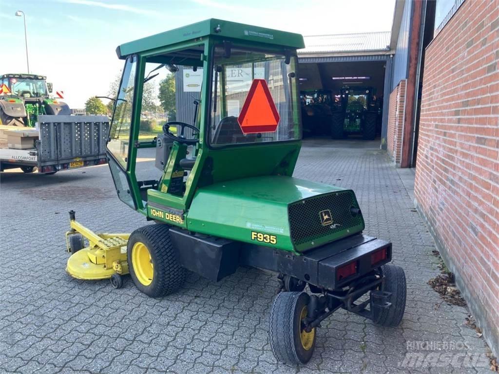 John Deere F935 Compacttrekkers
