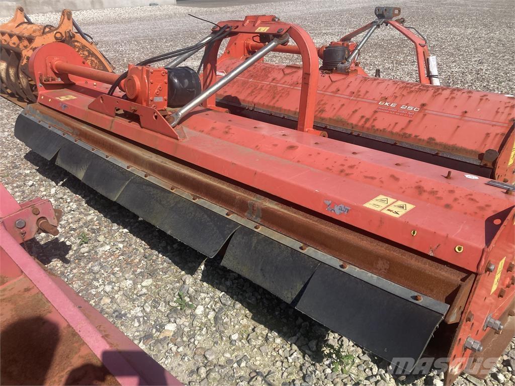 Kuhn VKM 305 Maaiers