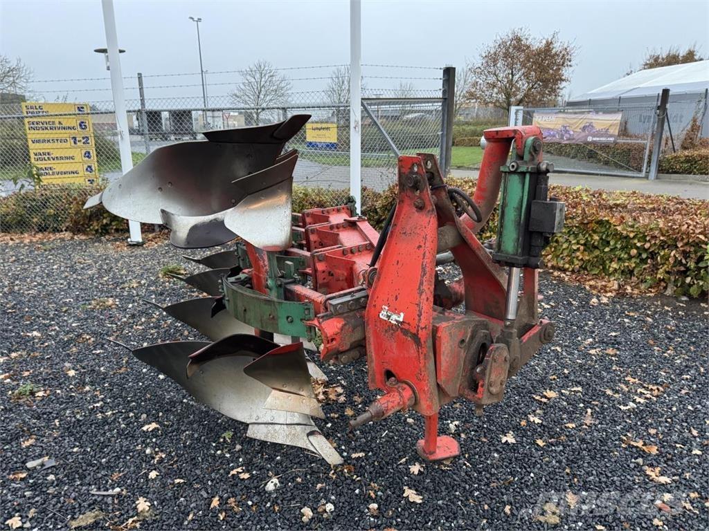 Kverneland 4X14E Wentelploegen
