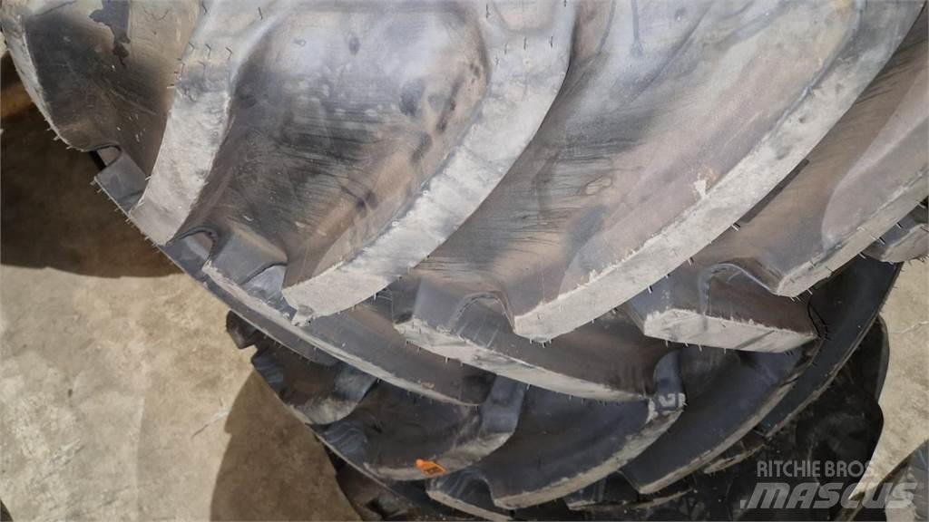 Mitas 600/70R30 Banden, wielen en velgen