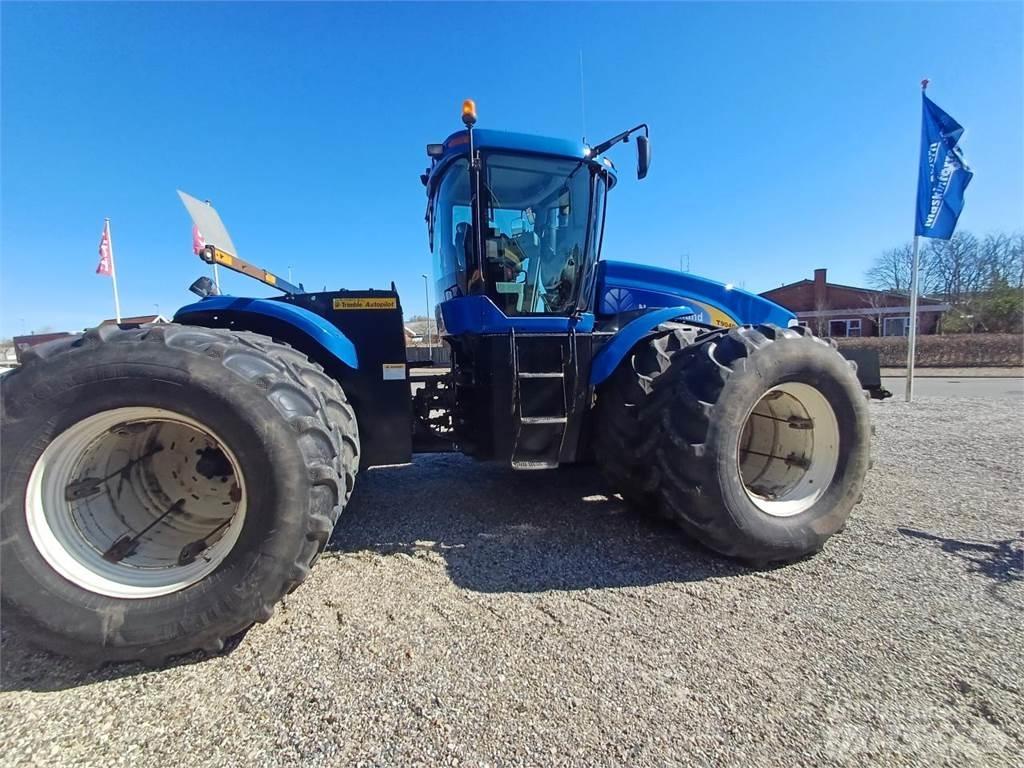 New Holland T9040 Tractoren