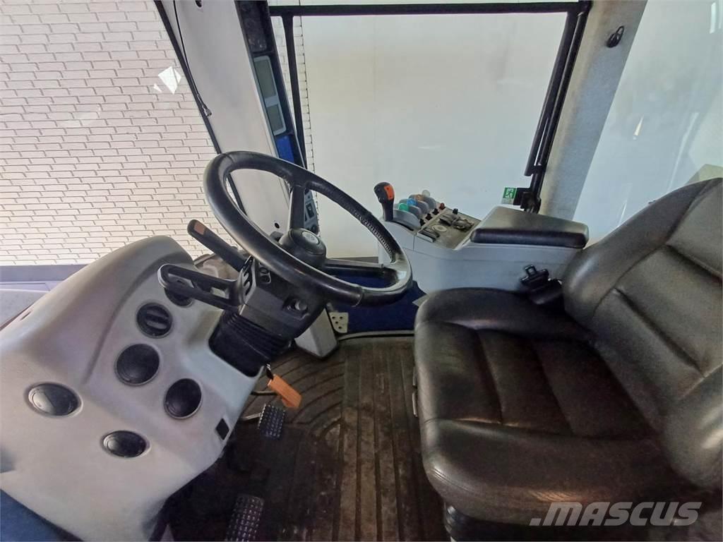 New Holland T9040 Tractoren