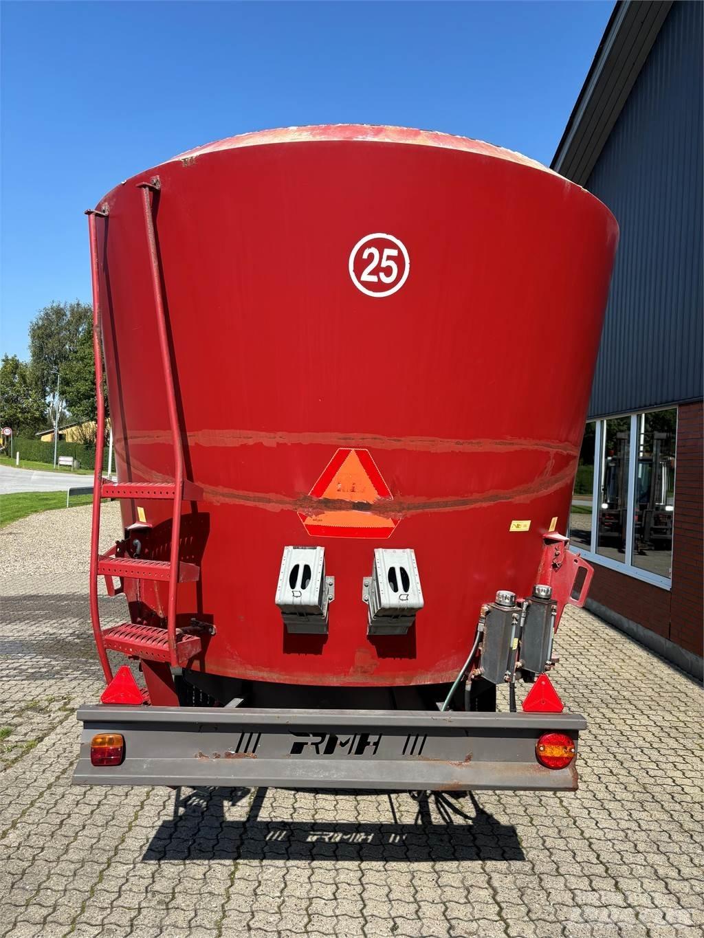 RMH MIXELL 22 Voedermachines