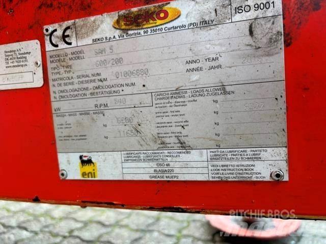 Seko 600/200 Voedermachines