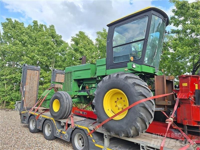 John Deere  Zelfrijdende veldhakselaars