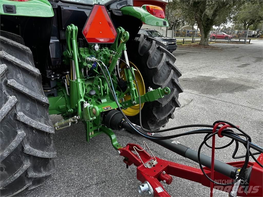 Bush Hog 2820 Balenhakselaars, -snijders en -afwikkelaars