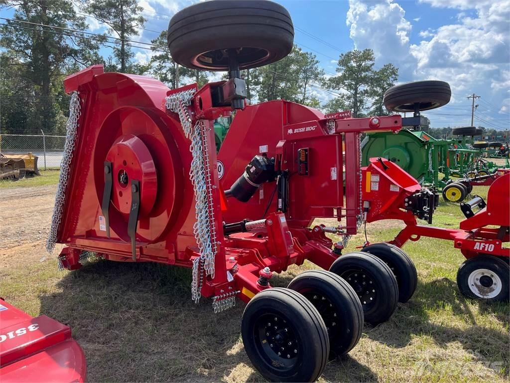 Bush Hog 3815 Balenhakselaars, -snijders en -afwikkelaars