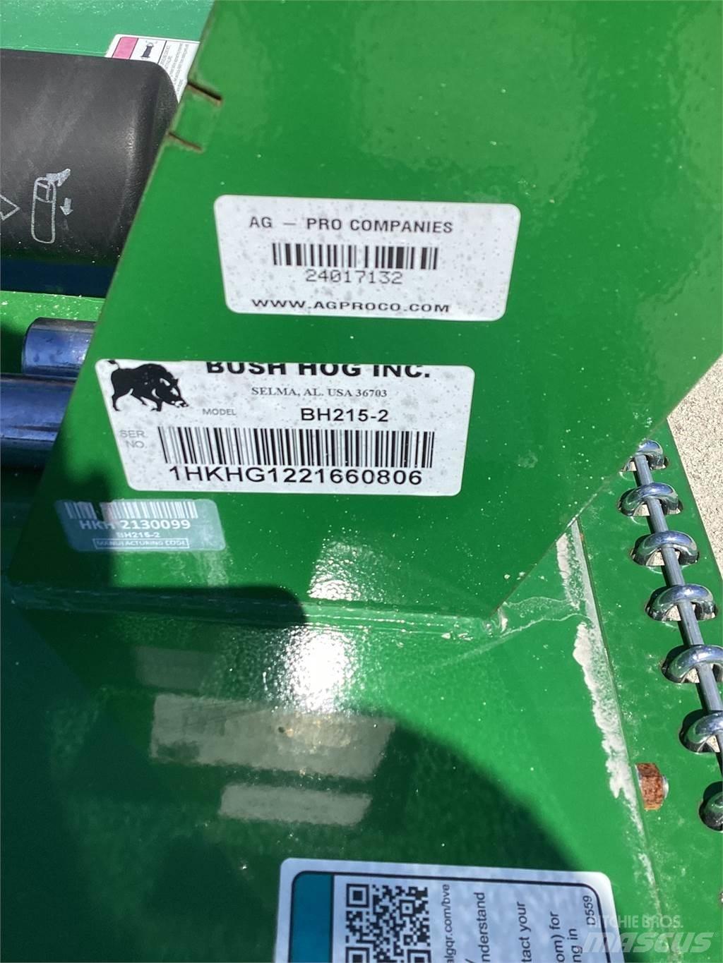 Bush Hog BH215 Balenhakselaars, -snijders en -afwikkelaars