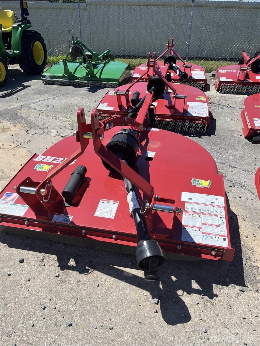 Bush Hog BH215 Balenhakselaars, -snijders en -afwikkelaars