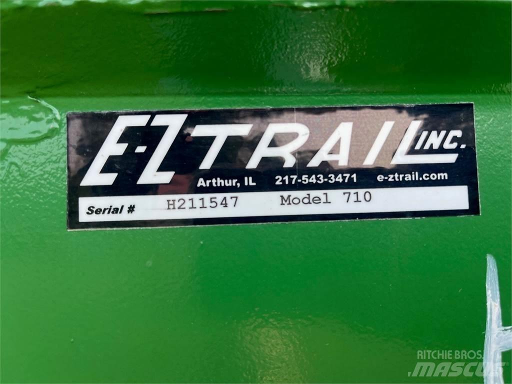 E-Z Trail 710 Graantransportwagen