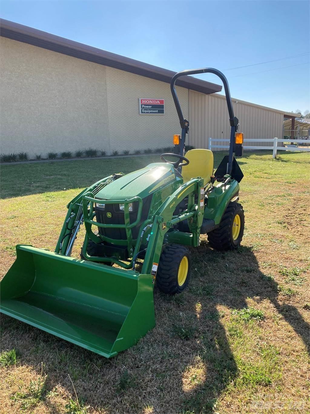 John Deere 1023E Compacttrekkers