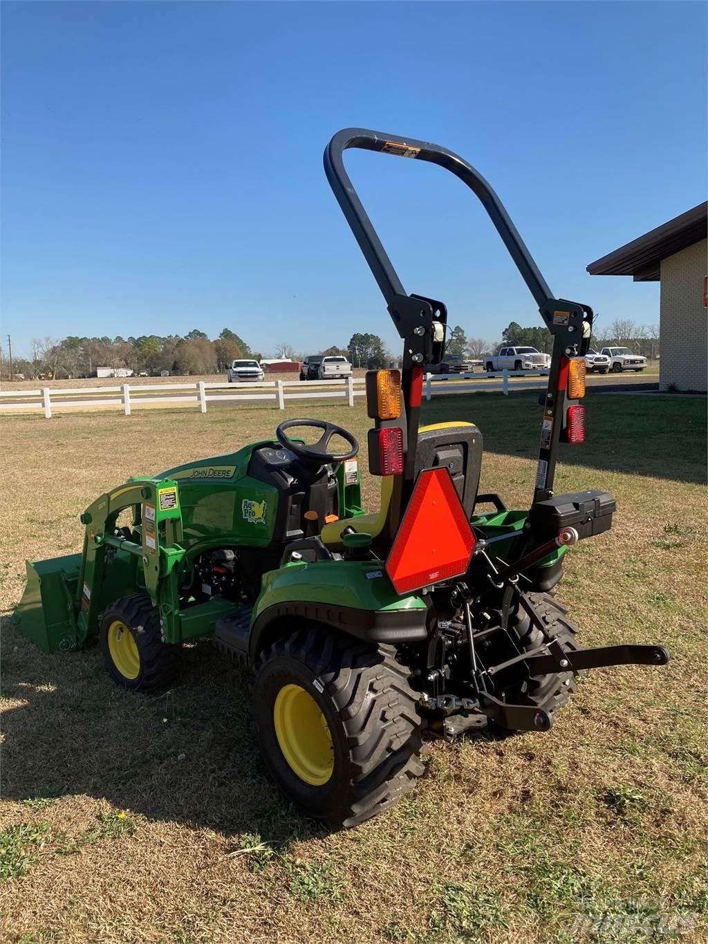 John Deere 1023E Compacttrekkers