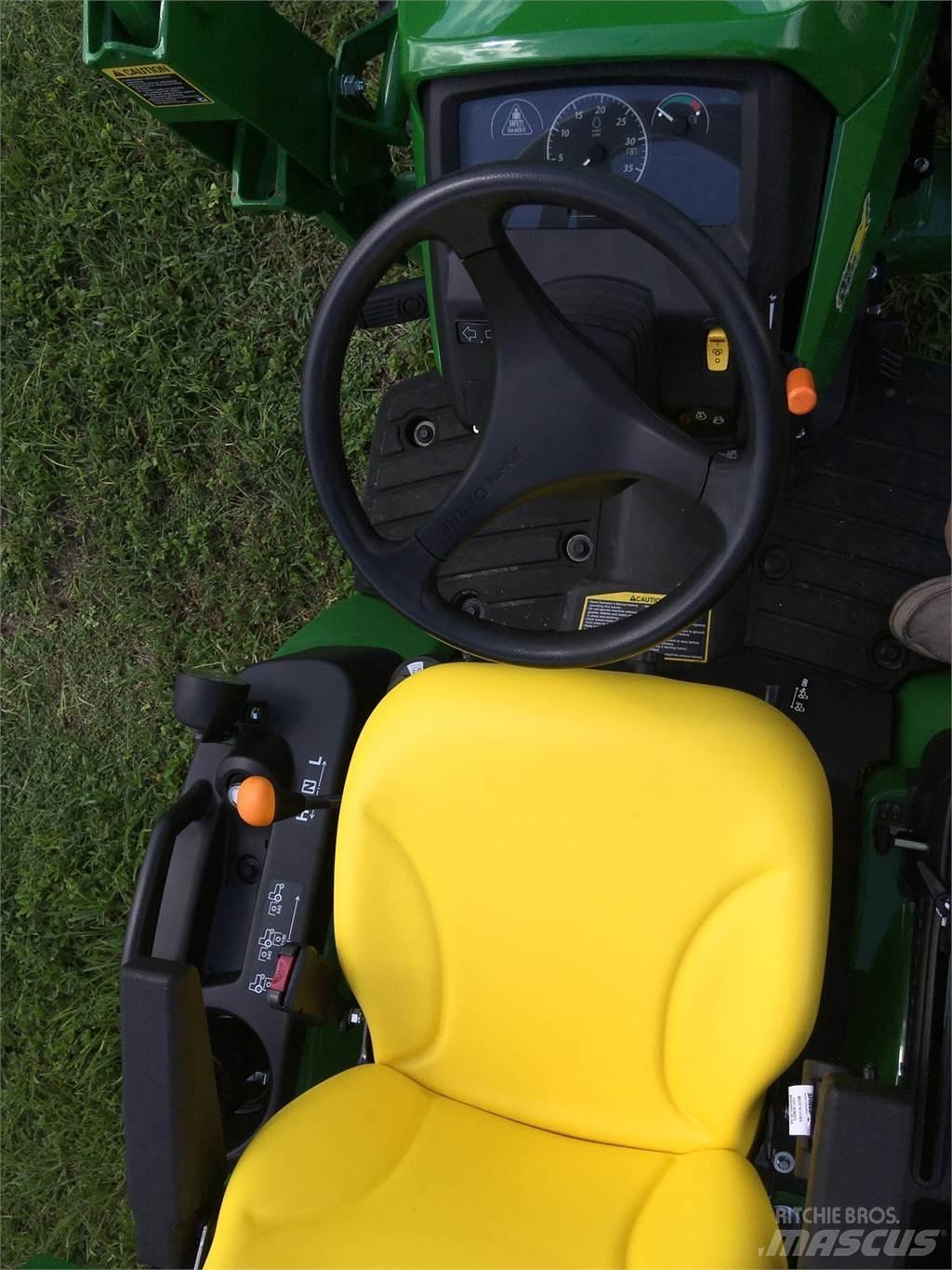 John Deere 1025R Compacttrekkers