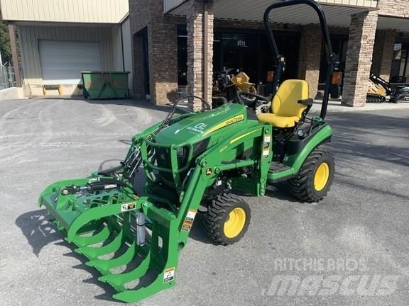 John Deere 1025R Compacttrekkers