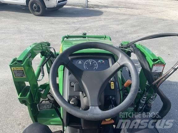 John Deere 1025R Compacttrekkers