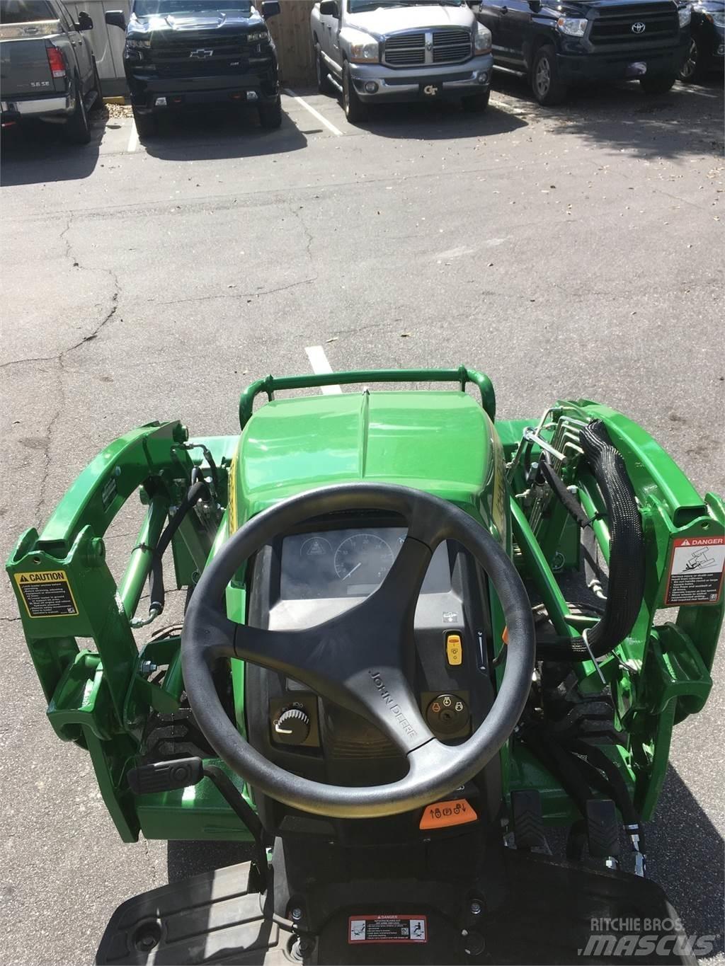 John Deere 1025R Compacttrekkers