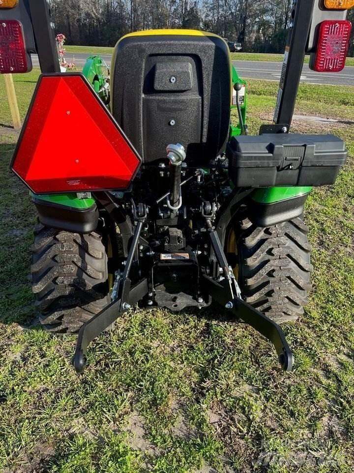 John Deere 1025R Compacttrekkers