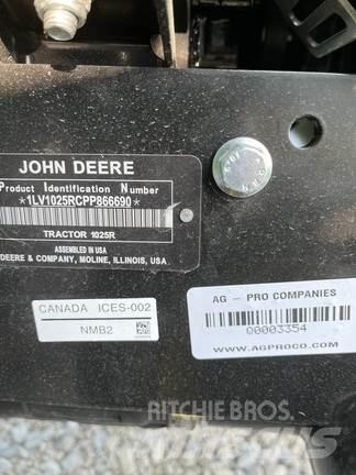 John Deere 1025R Compacttrekkers