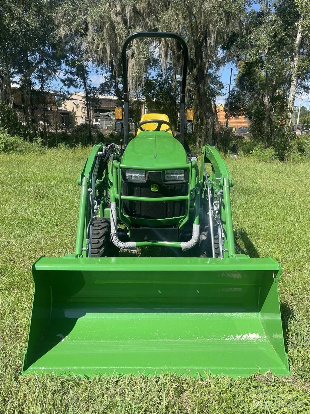 John Deere 1025R Compacttrekkers