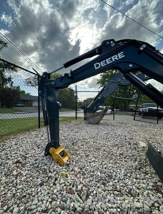 John Deere 17 P Minigraafmachines < 7t